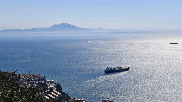 Z Gibraltaru je vidět pobřeží Afriky.
