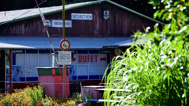 Kemp ze sedmdes�t�ch let si vy��d� postupnou rekonstrukci. Obec jej v�ak ponech� v �retro� stylu.