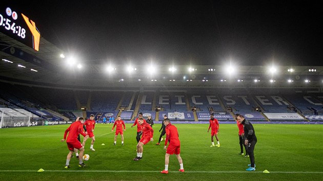 Slávističtí fotbalisté trénují na King Power Stadium před zápasem Evropské ligy proti Leicesteru.