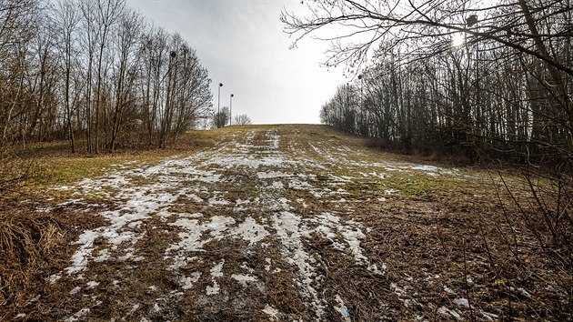 Bval sjezdovka Rozrka ve stedn sti kopce sv. Jana na Novm Hradci Krlov. (23. 2. 2021)