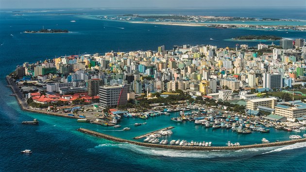 Hlavní město Malé je protikladem kouzelných resortů. Je velmi živé a klid zde určitě nehledejte.