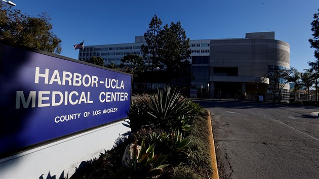 Kalifornská nemocnice Harbor-UCLA Medical Center v Torrance pečuje o zraněného Tigera Woodse.