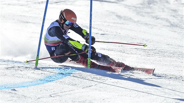 Chorvatsk lya Filip Zubi na trati obho slalomu v Bansku