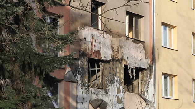 V Ostravě-Hrabůvce nad ránem zasahovali hasiči po výbuchu a požáru bytu v prvním patře obytného domu. (24.2.2021)