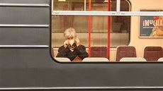 V �esku od �tvrtka 25. února 2021 platila povinnost nosit v MHD �i obchodech...