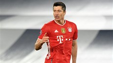 St�elec úvodní branky proti Laziu v osmifinále Ligy mistr� Robert Lewandowski.