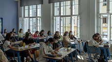 Soud přikázal pražskému Gymnáziu Na Zatlance obnovit denní formu vzdělávání....