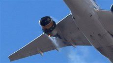 Detail ho�ícího motoru Boeingu 777 United Airlines (20. února 2021)