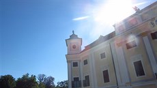 Jako ze �katulky bude u� za�átkem b�ezna zámek v Miloticích u Kyjova. Práv� tou...