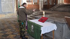 V hranické kapli sv. Barbory byl představen a požehnán nový nůž průzkumné čety...