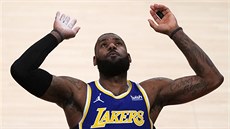 LeBron James z LA Lakers se chystá na zápas s Portlandem.