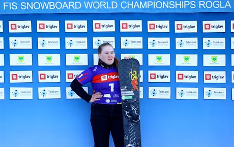 Ruská snowboardistka Sofia Nadyrinová - vítzka paralelního obího slalomu na...