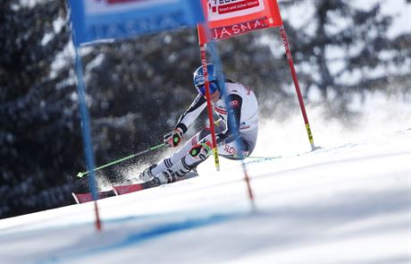 Slovenská lyaka Petra Vlhová na trati obího slalomu v Jasné