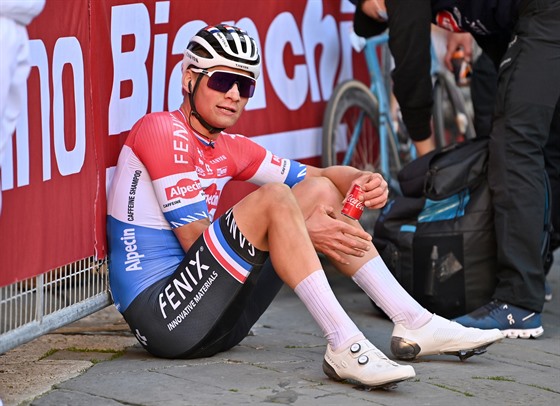 Postaví se na start ampionátu? Mathieu van der Poel váhá.