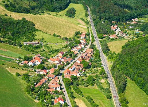 V Závisti ije na 44 hektarech 132 obyvatel.