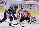 Momentka z utkání 50. kola hokejové extraligy mezi Vítkovicemi a Pardubicemi.