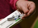 ínská vakcína proti koronaviru od státní spolenosti Sinopharm  (25. února...