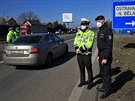 Moravskoslezsk policejn editel Tom Kuel na kontrole hldek na silnici...