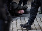 Na praském Staromstském námstí demonstrovali lidé proti vládním opatením,...