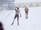 Johannes Klaebo slaví norský triumf ve tafet na mistrovství svta v...