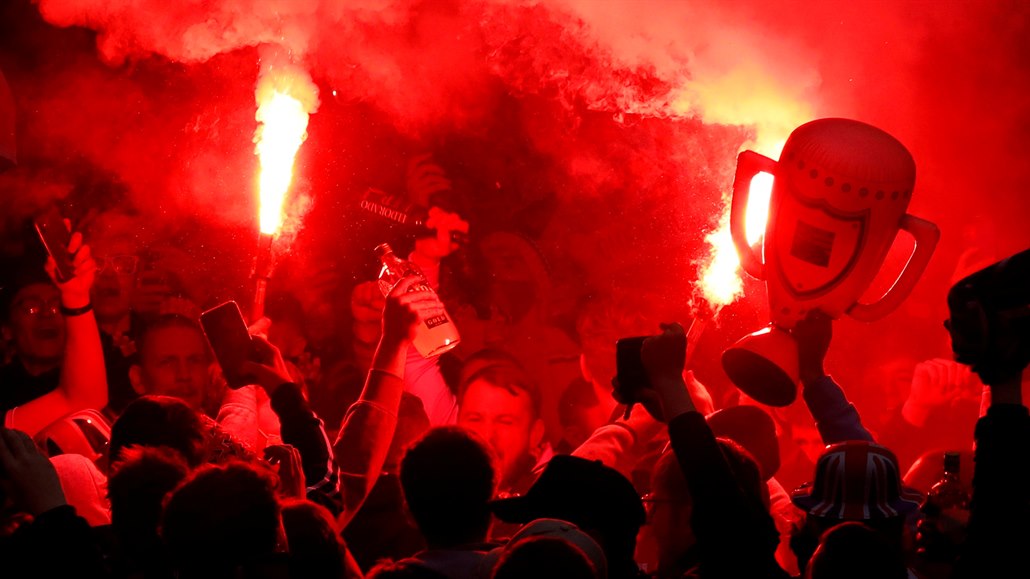 Fanou�ci Glasgow Rangers oslavují skotský titul.