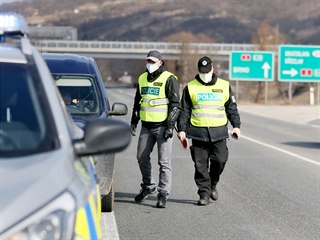Jihomoravští policisté kontrolují pohyb mezi okresy. (1.3.2021)