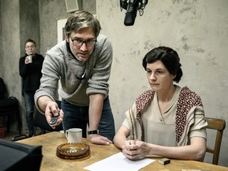 Režisér Jiří Havelka a herečka Magdaléna Borová při natáčení inscenace Očitý...