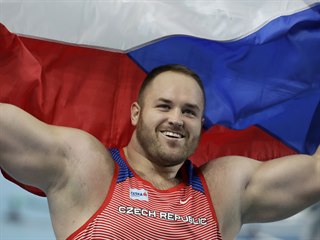 ZLATÝ. Koulař Tomáš Staněk se raduje v polské Toruni z titulu halového...