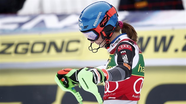 Petra Vlhová v cíli slalomu v Jasné