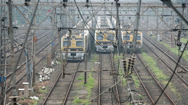 Kvli rozshlmu vpadku energie v Bombaji nejely vlaky. (12. jna 2020)