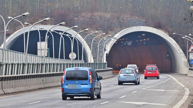 V Pisáreckém tunelu v Brně se bude letos v létě vyměňovat osvětlení a elektrorozvody. Při té příležitosti se zde nainstaluje zařízení pro úsekové měření rychlosti.