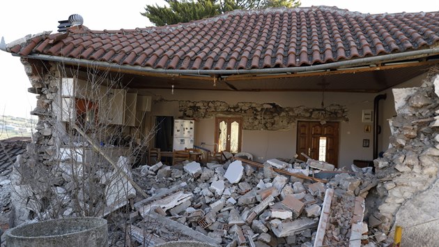 Další zemětřesení zasáhlo střední Řecko. Ve vesnici Damasi otřesy poničily domy a vyhnaly lidi na ulici, oběti na životech ale nejsou hlášené. (4. března 2021)