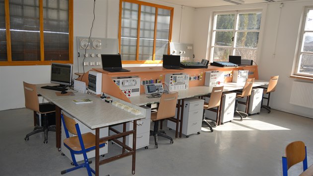 V Hlinsku má Střední odborné učiliště technické v Chotěboři dislokované pracoviště už více než 30 let. K truhlářské dílně od letošního roku přibyla elektro dílna.