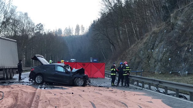Na silnici 1/3 u Votic se srazil kamion s osobním autem. (1.3.2021)