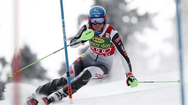 Slovenská lyžařka Petra Vlhová na trati slalomu v Jasné