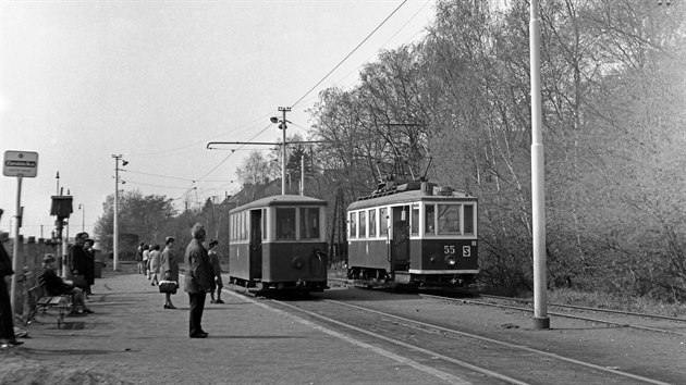 Tramvaj evidenčního čísla 55 a vlečný vůz 207 na konečné v Hlučíně, 10. 4. 1972
GPS: 49.9009703N, 18.1946131E