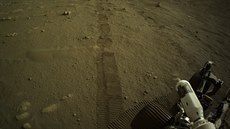 Robotický pr�zkumník Perseverance se dal poprvé od svého únorového p�istání na...