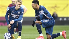 Martin Ödegaard (vlevo) a Pierre-Emerick Aubameyang z Arsenalu tsn ped...