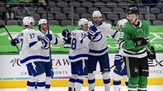 Alex Killorn (17), Brayden Point (21), Ond�ej Palát (18), Victor Hedman (77) a...