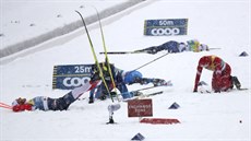 Vyerpání po pedávce ve tafet na mistrovství svta v Oberstdorfu.