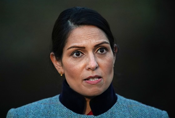 Britská ministryně vnitra Priti Patelová (28. ledna 2021)