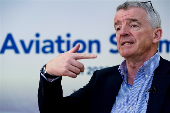 Generální ředitel diskontní letecké společnosti Ryanair Michael O´Leary (3....