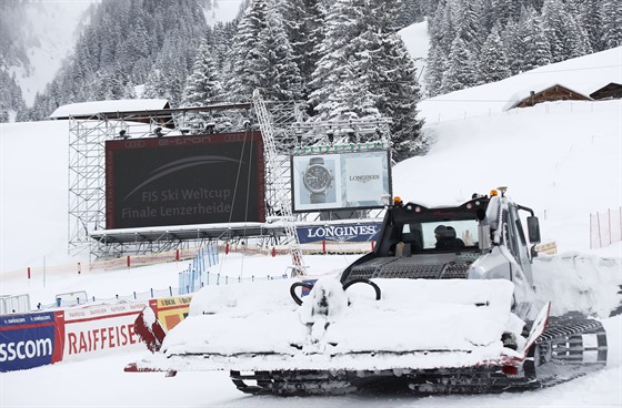 Finále Svtového poháru ve sjezdovém lyování komplikují v Lenzerheide pívaly...