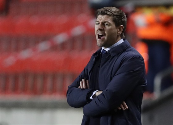 Steven Gerrard, trenér fotbalist Rangers, bhem utkání Evropské ligy na Slavii.