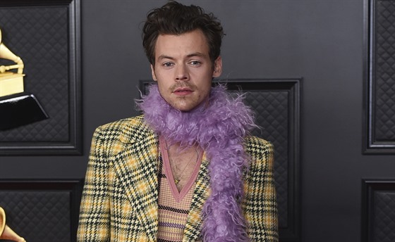Harry Styles na cenách Grammy (Los Angeles, 14. bezna 2021)