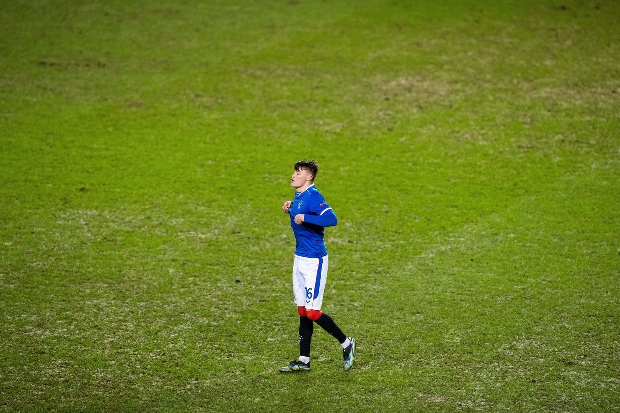 Nathan Patterson z Rangers na domácím stadionu v Ibrox Parku.