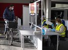 Nizozemci letos kvli pandemii koronaviru hlasují v parlamentních volbách ti...