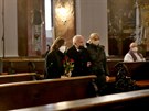 V jezuitsk�m kostele Nanebevzet� Panny Marie se konalo rozlou�en� s far��em...