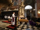 V jezuitsk�m kostele Nanebevzet� Panny Marie se konalo rozlou�en� s far��em...