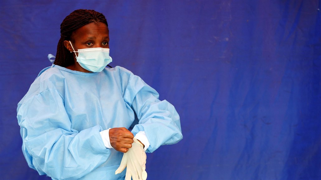 Zdravotnice v Jihoafrické republice se připravuje na boj s koronavirem (14....